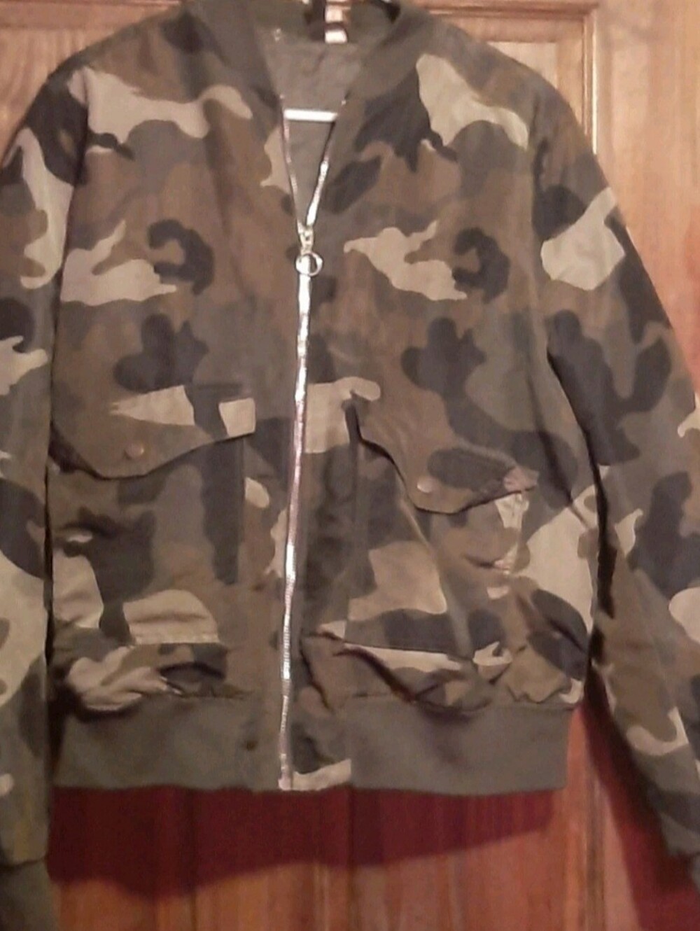 H&M Women's Camouflage Bomber Jacket in Camo 16